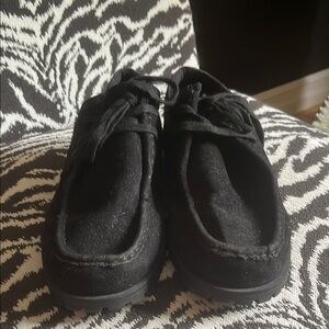 Primark Black wallaby-style Minimalist Design 9